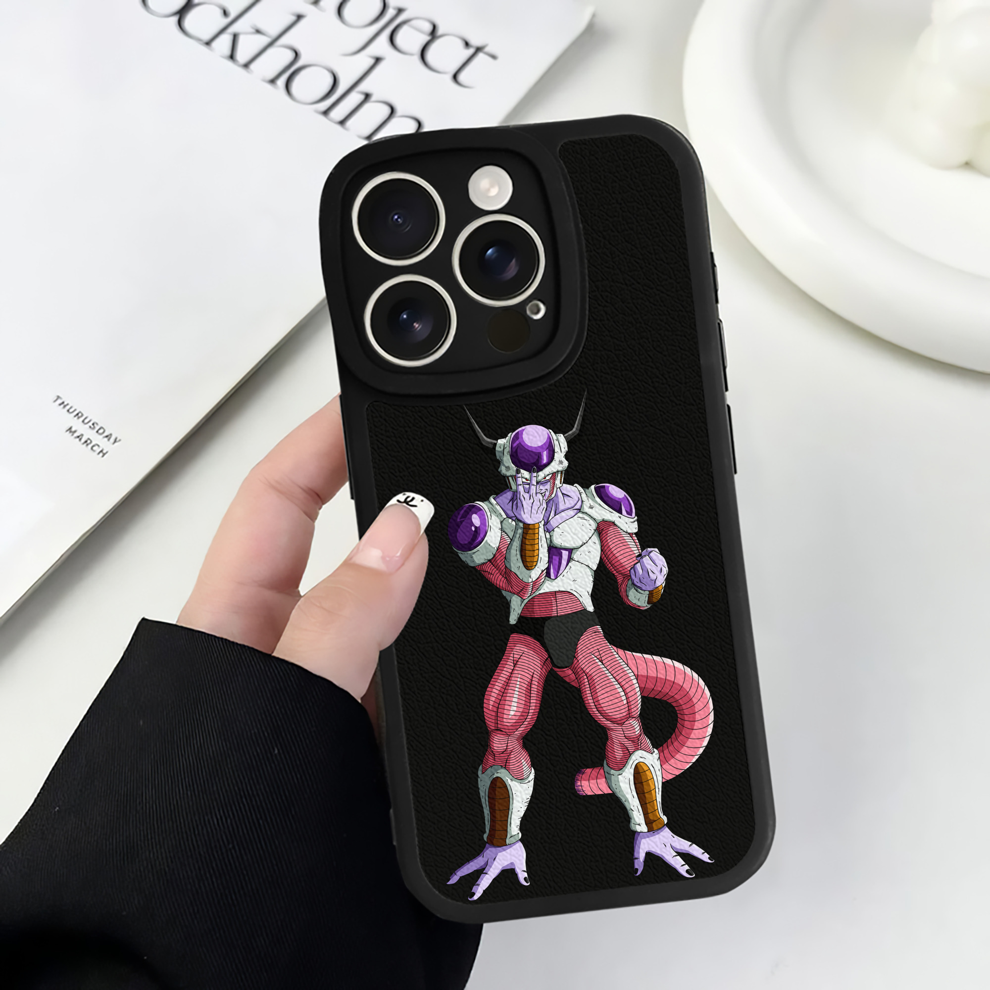 （画像用） ドラゴンボール フリーザ DRAGON BALL Frieza 【iPhone 16シリーズ対応】シリコンスマホケース（レザー調） 材質：シリコン